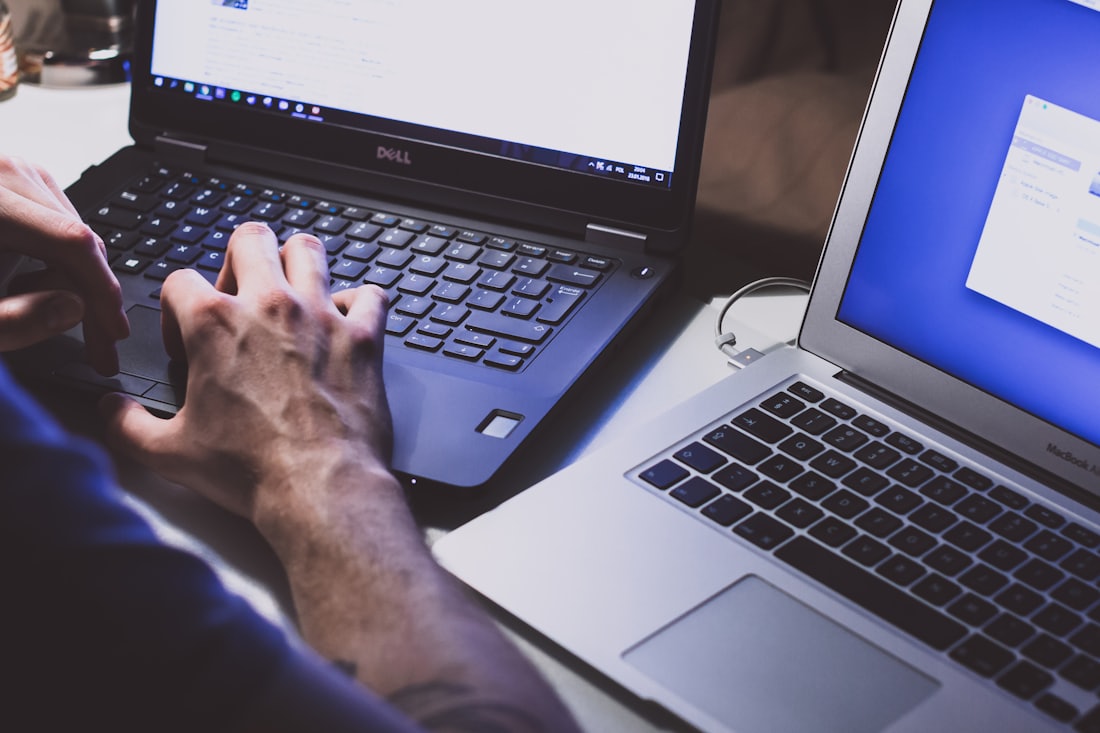 Mieszana flota laptopów różnych marek